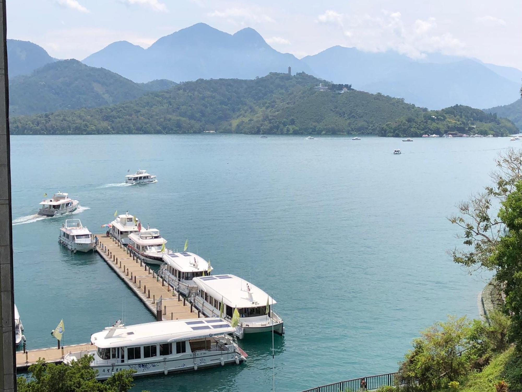 Sun Moon Lake Long Xing Homestay Ючи Екстериор снимка